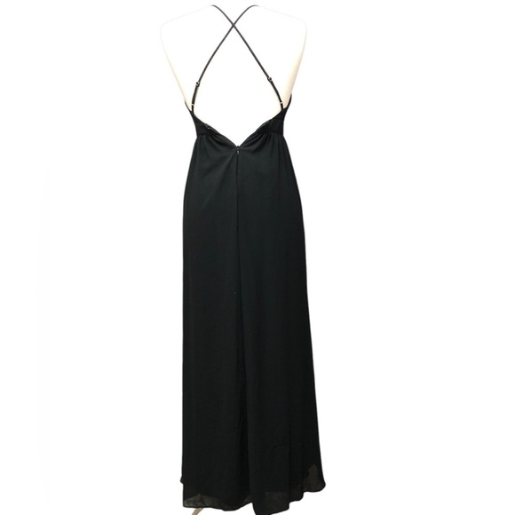Forever 21 Black Plunging Maxi Dress - Picture 5 of 12